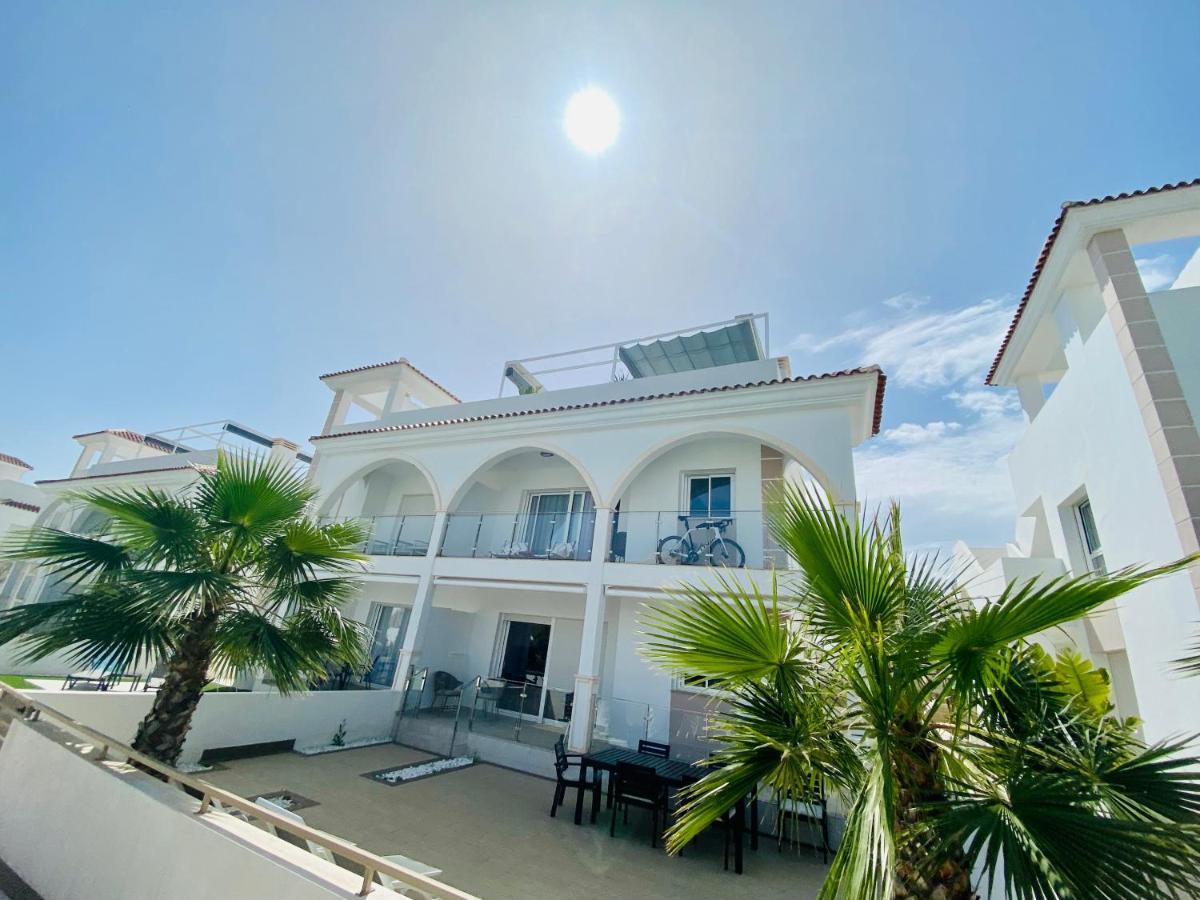 Fortuna Penthouse With Roof Terrace, Ac And Pool ロハレス エクステリア 写真